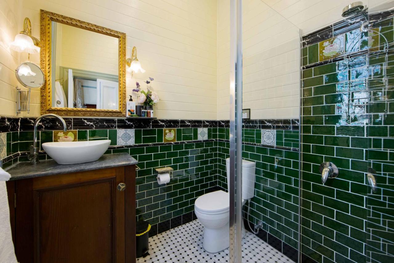The Old Bank Gladstone Licensed Restaurant & Boutique Accommodation Hat Head Esterno foto