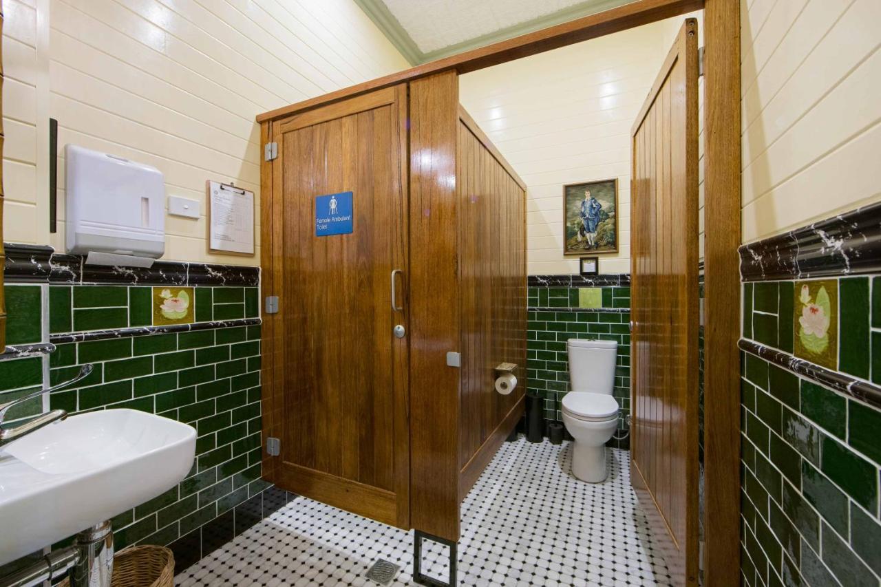 The Old Bank Gladstone Licensed Restaurant & Boutique Accommodation Hat Head Esterno foto